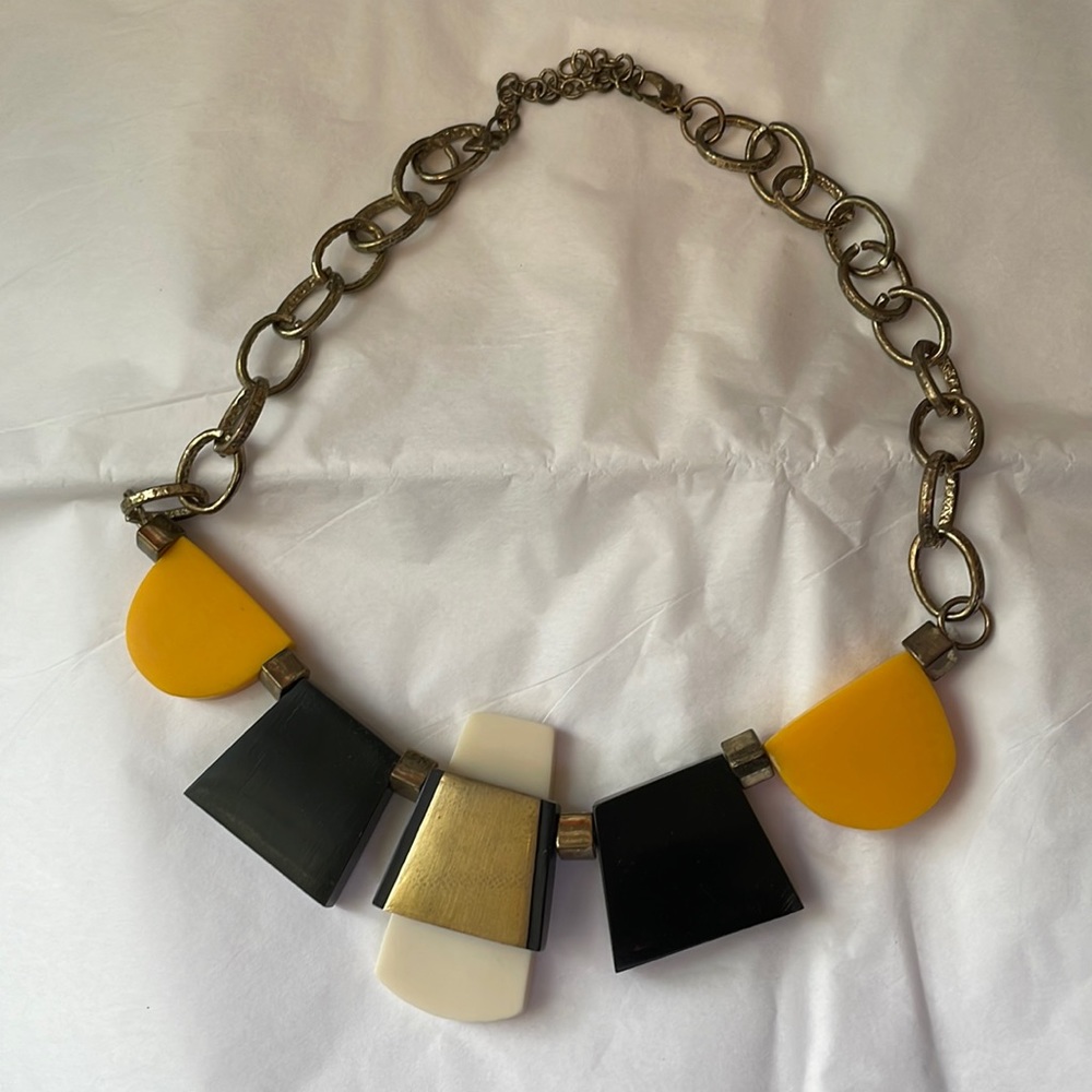 Necklace geometric style